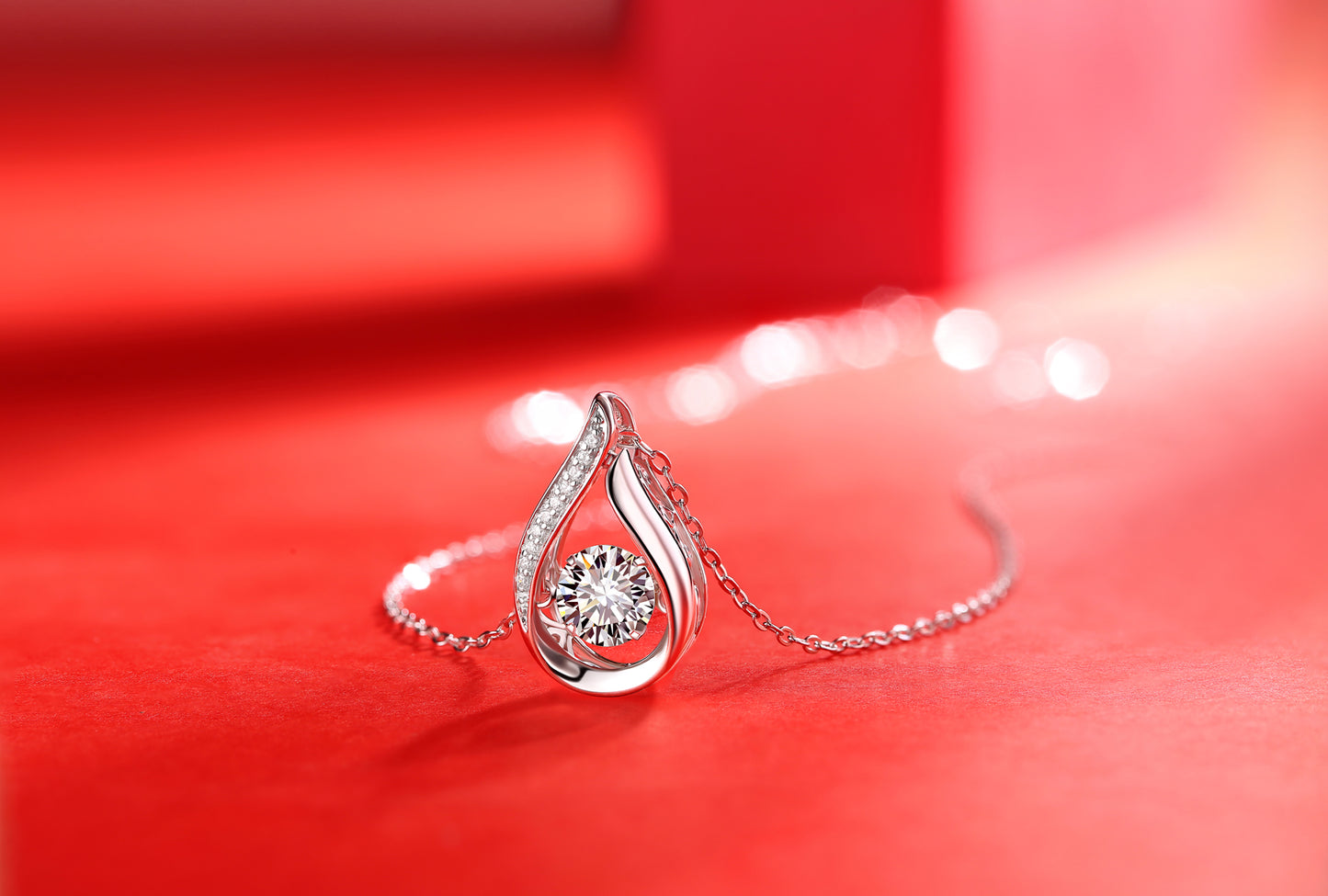 Dynamic - A Fashionable And Trendy Jewelry Necklace Pendant Set With 1-carat Moissanite S925 Sterling Silver And Platinum Plating