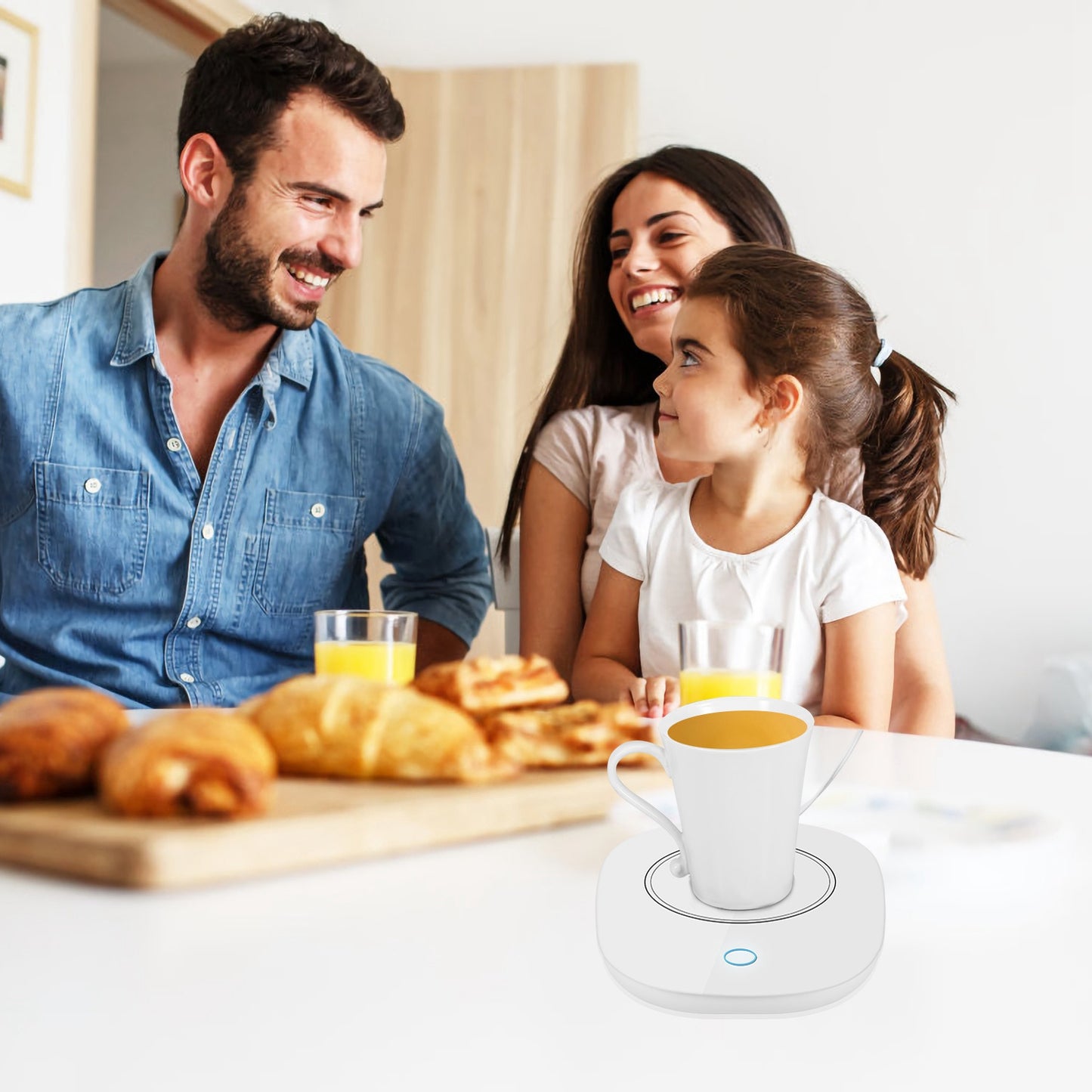 Say goodbye to cold coffee and hello to comfort all day long! ☕✨ This smart mug warmer keeps your favorite drinks—coffee, tea, or milk—perfectly warm at up to 131°F (55°C).